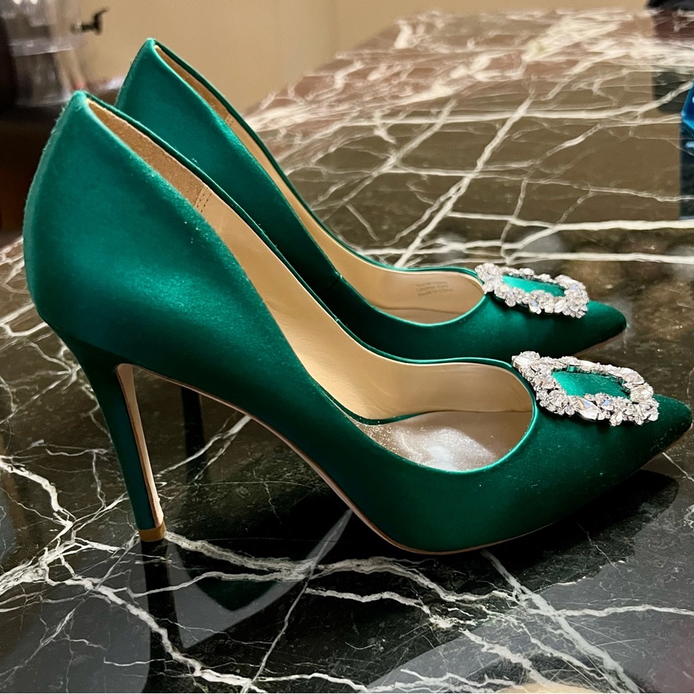 Used Bradley Mischka Collection - Cher Crystal Embellished Pump. Size 7.5